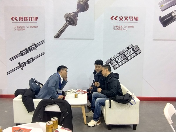 高精度交叉导轨运行时需注意哪些问题？